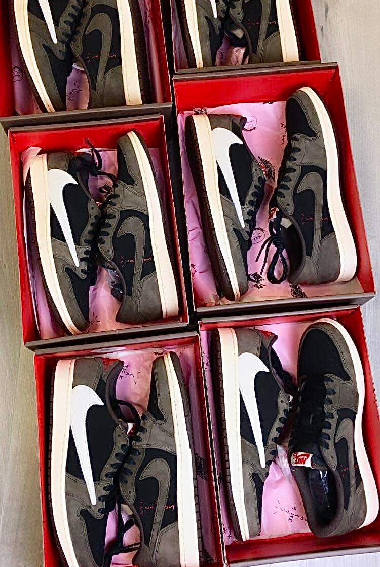 Boîte mystère de baskets Travis Scott