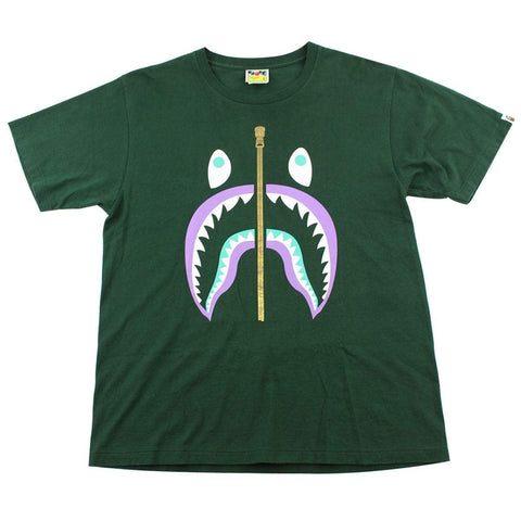 T-shirt Bape violet et bleu sarcelle avec motif tête de requin, vert bouteille