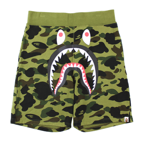 Short camouflage vert Bape 1st Shark Face