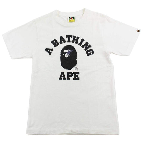 T-shirt Bape noir avec logo universitaire blanc