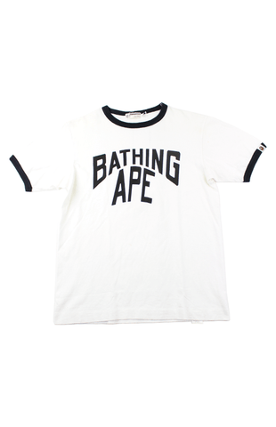 T-shirt Bape Bathing Ape noir avec texte blanc