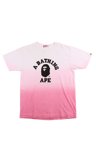 T-shirt Bape noir avec logo universitaire rose dégradé