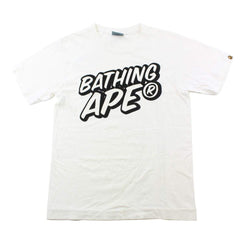 T-shirt Bape noir et blanc avec texte blanc