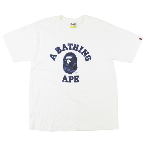 T-shirt Bape bleu camouflage avec logo universitaire blanc