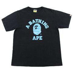 T-shirt Bape bleu eau camouflage avec logo universitaire noir