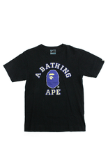 T-shirt Bape bleu jaune avec logo universitaire noir