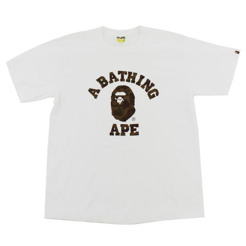 T-shirt Bape marron camouflage avec logo universitaire blanc