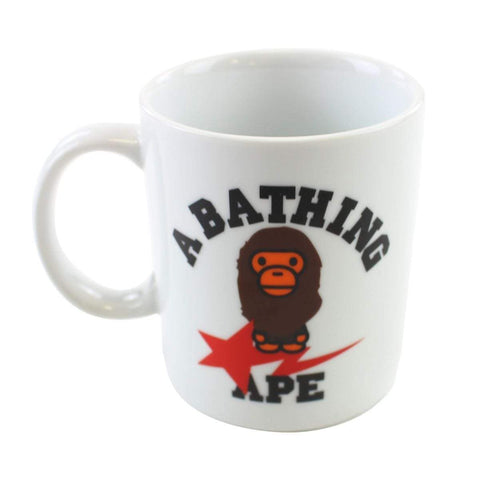 Tasse blanche Bape avec logo Ape Milo et logo Bapesta