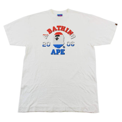 T-shirt Bape blanc avec logo du drapeau néerlandais