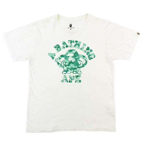 T-shirt camouflage vert foncé avec logo universitaire, exclusif aux membres Bape, blanc
