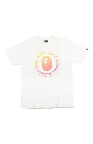 T-shirt Bape orange dégradé avec texte Ape Circle blanc