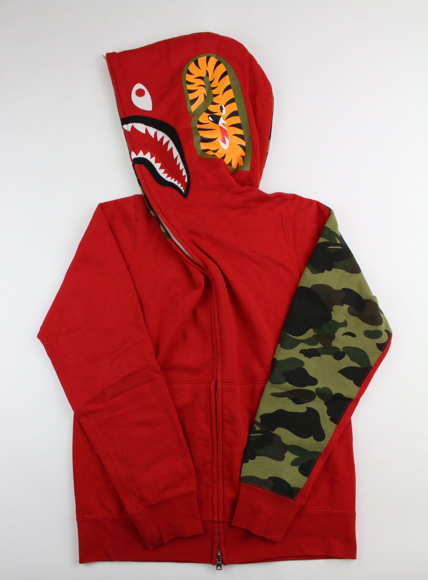Bape Red Half 1st Green Camo Shark - SaruGeneral