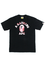 T-shirt Bape à carreaux roses et logo universitaire noir