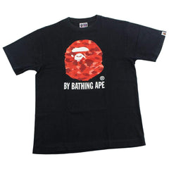 T-shirt Bape Red Camo Big Ape avec logo noir