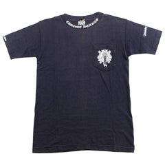 T-shirt noir à encolure en forme de dague avec texte Chrome Hearts