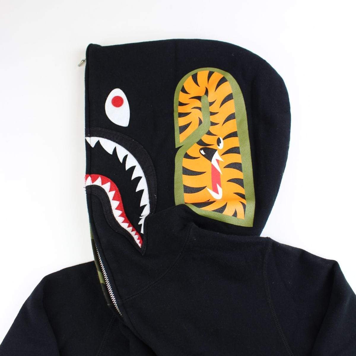 bape black / 1st green camo shark - SaruGeneral