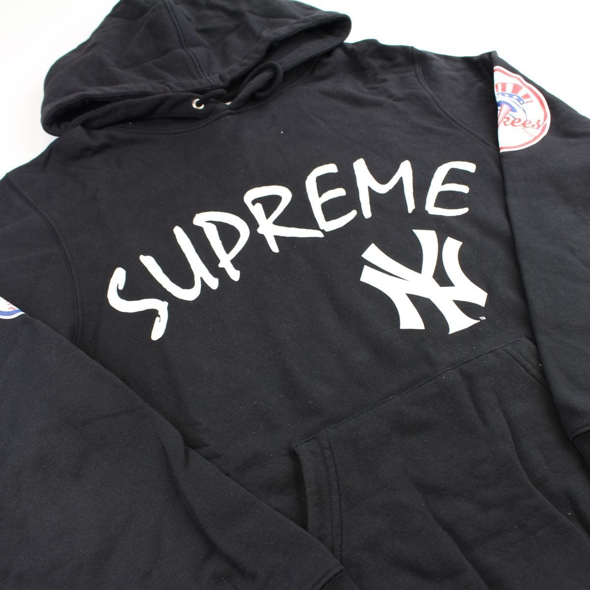 早い者勝ち　Supreme × New York Yankees パーカー　15 Supreme Yankees Satin Hooded Jacket Navy Men's - SS15 - US