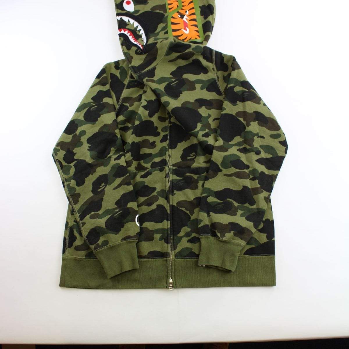 bape 1st green camo wgm shark - SaruGeneral