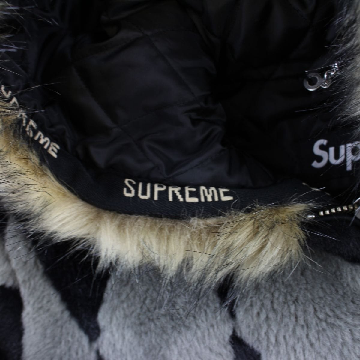 Supreme Diamond Faux Fur jacket AW18 - SaruGeneral