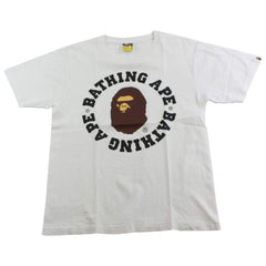 T-shirt blanc avec logo Bape College et texte circulaire
