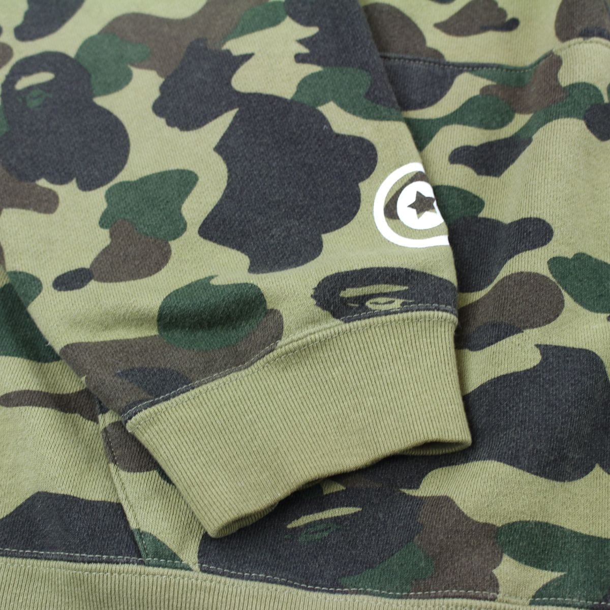 Bape 1st green camo shark - SaruGeneral