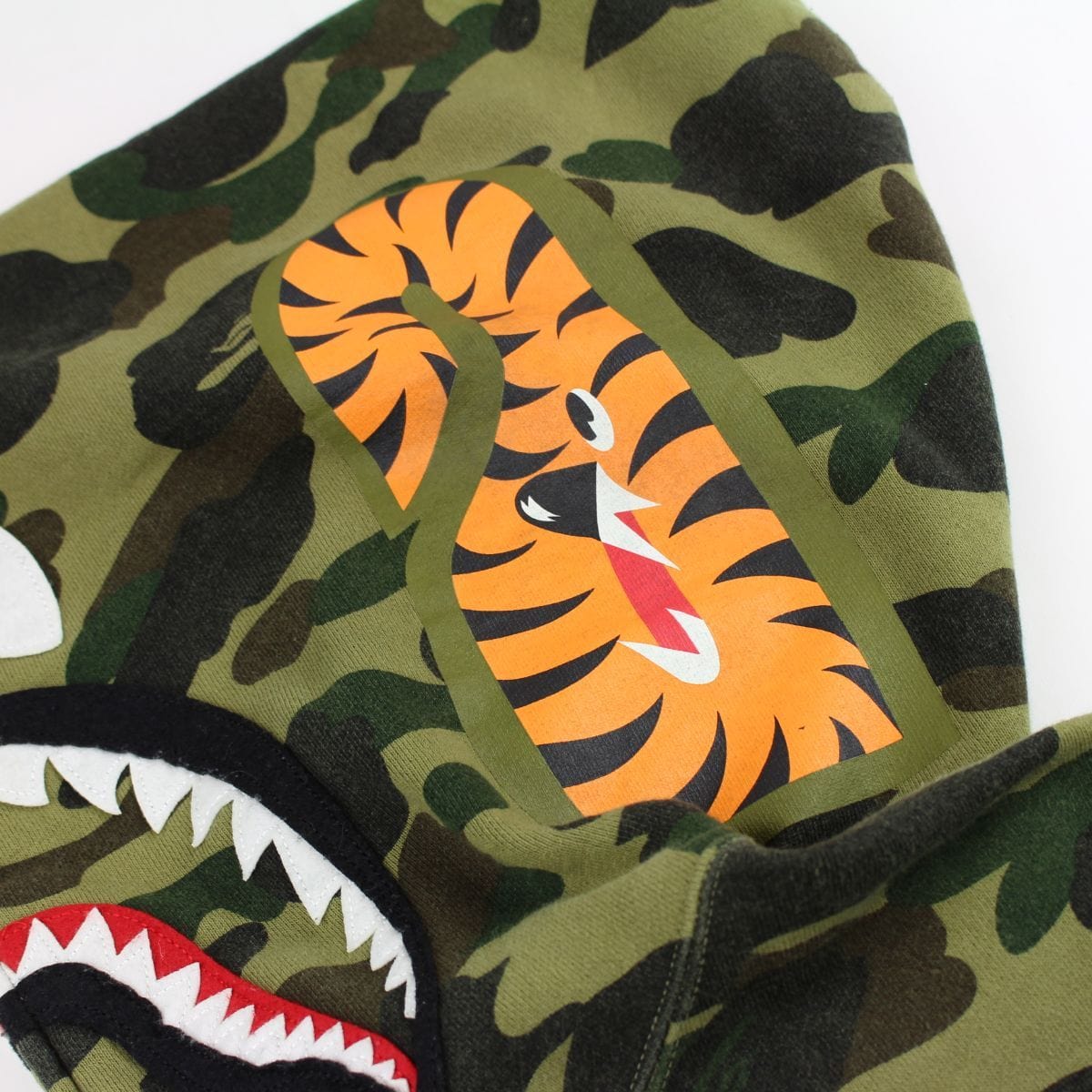 Bape 1st green camo shark - SaruGeneral