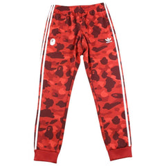 Pantalon de survêtement camouflage rouge Bape Adidas