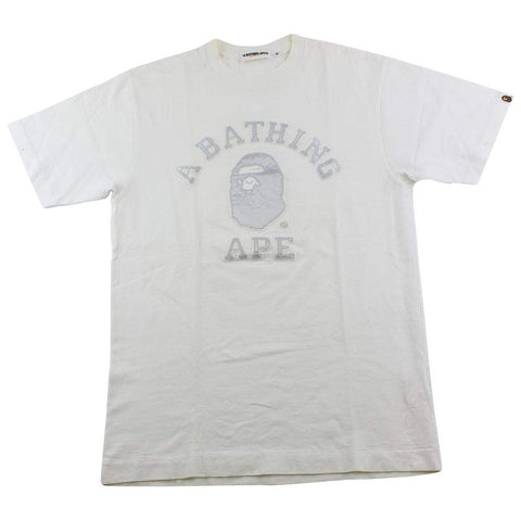 T-shirt Bape blanc avec logo College cousu argenté