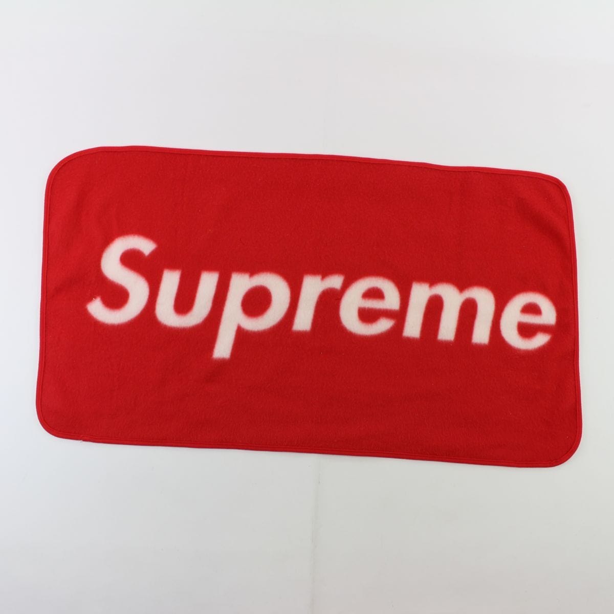 Supreme Logo Fleece Blanket - SaruGeneral