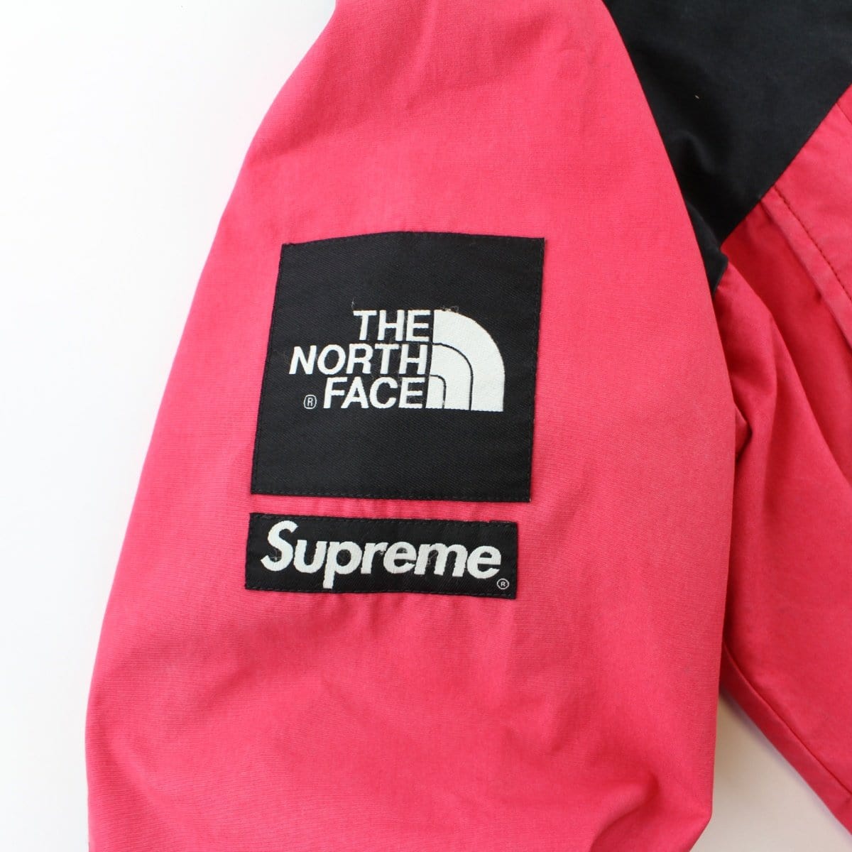 Supreme x The North Face Wax Jacket Red – SARUGENERAL